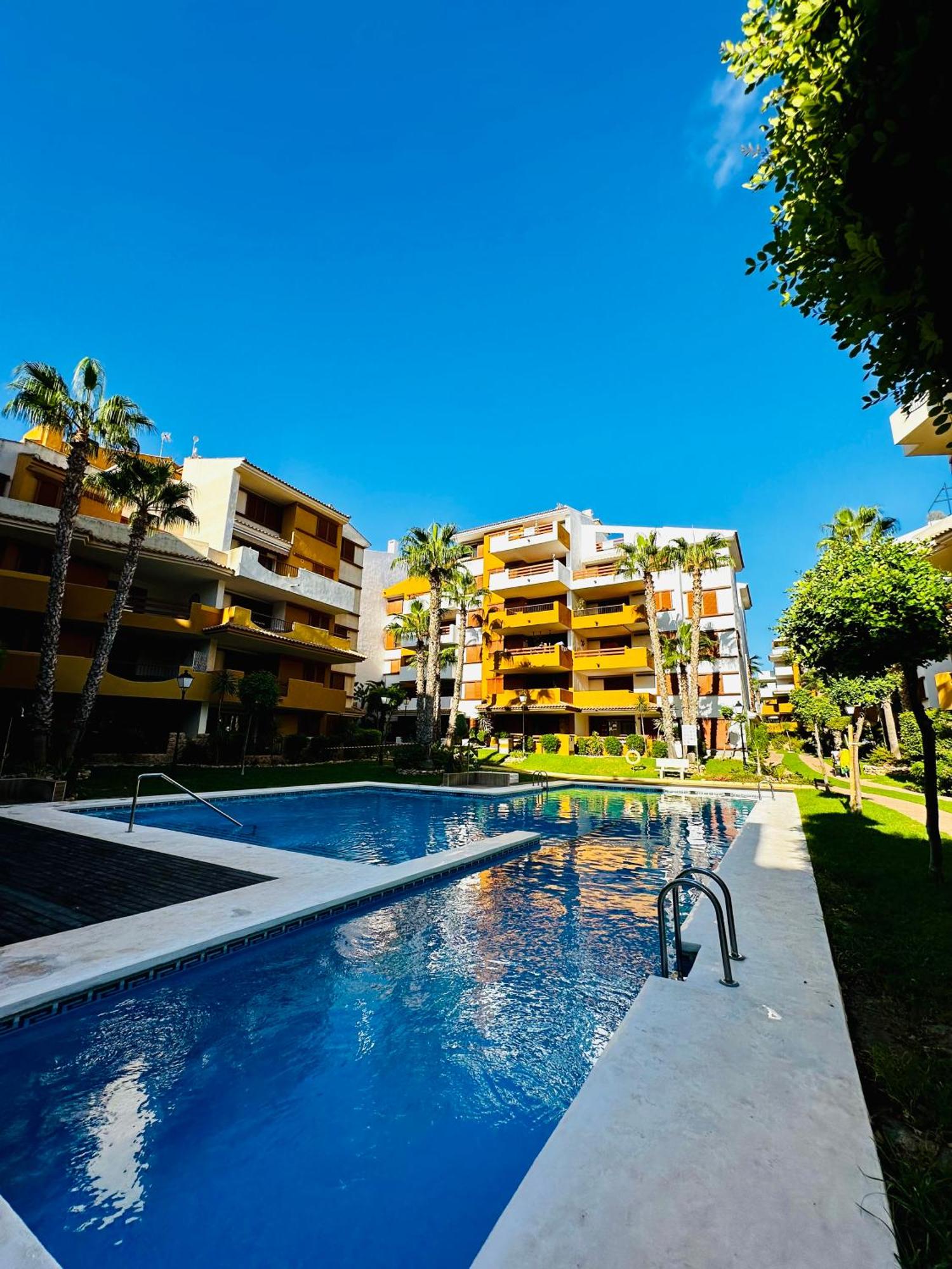 New apartment with sea view and pool