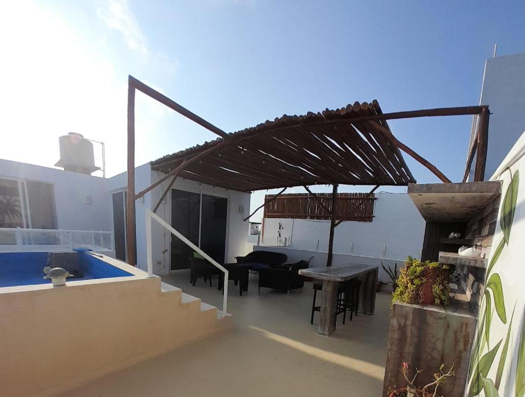 Penthouse Apartments Private Roof Pool 200m to Beach, foto 11