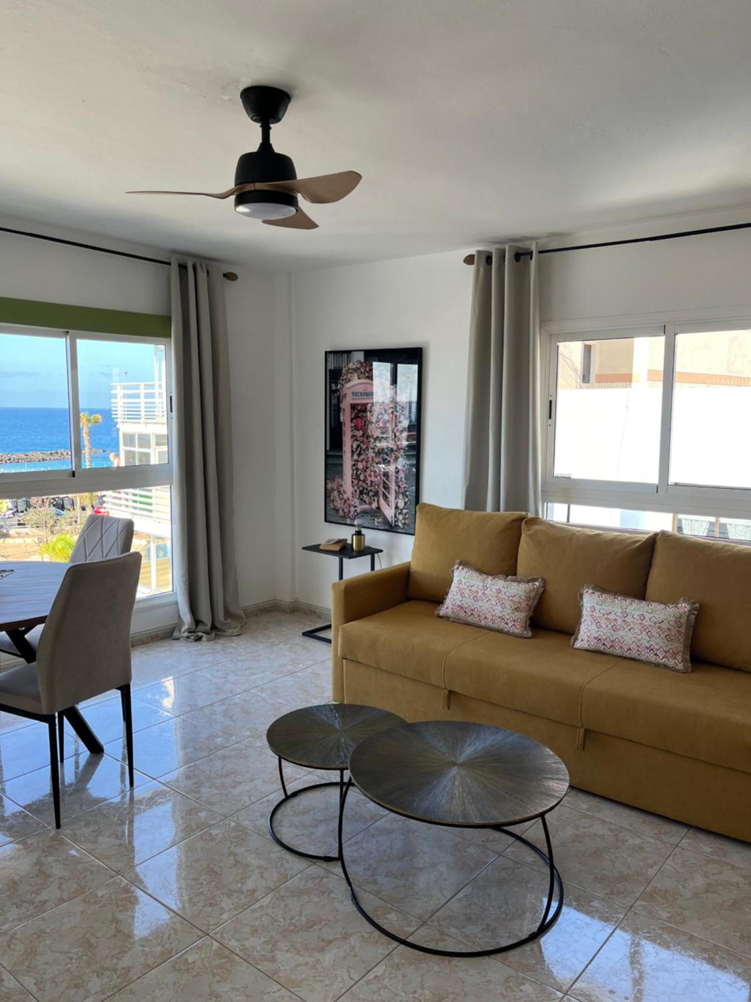 CORNELIAS HOME TC3 Atico between LAS VISTAS & LOS CRISTIANOS BEACH