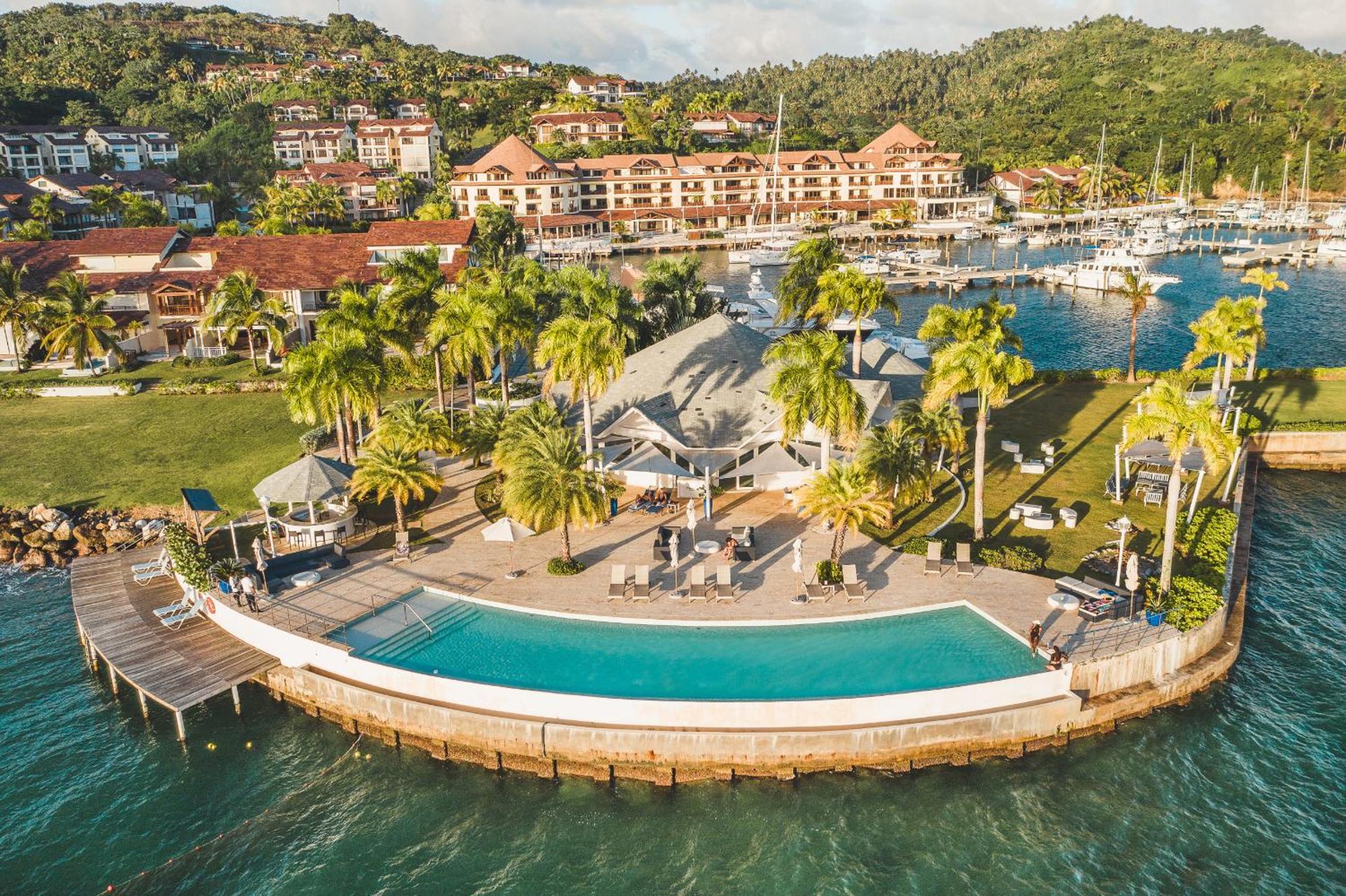 Townhouse with ocean view Puerto Bahia