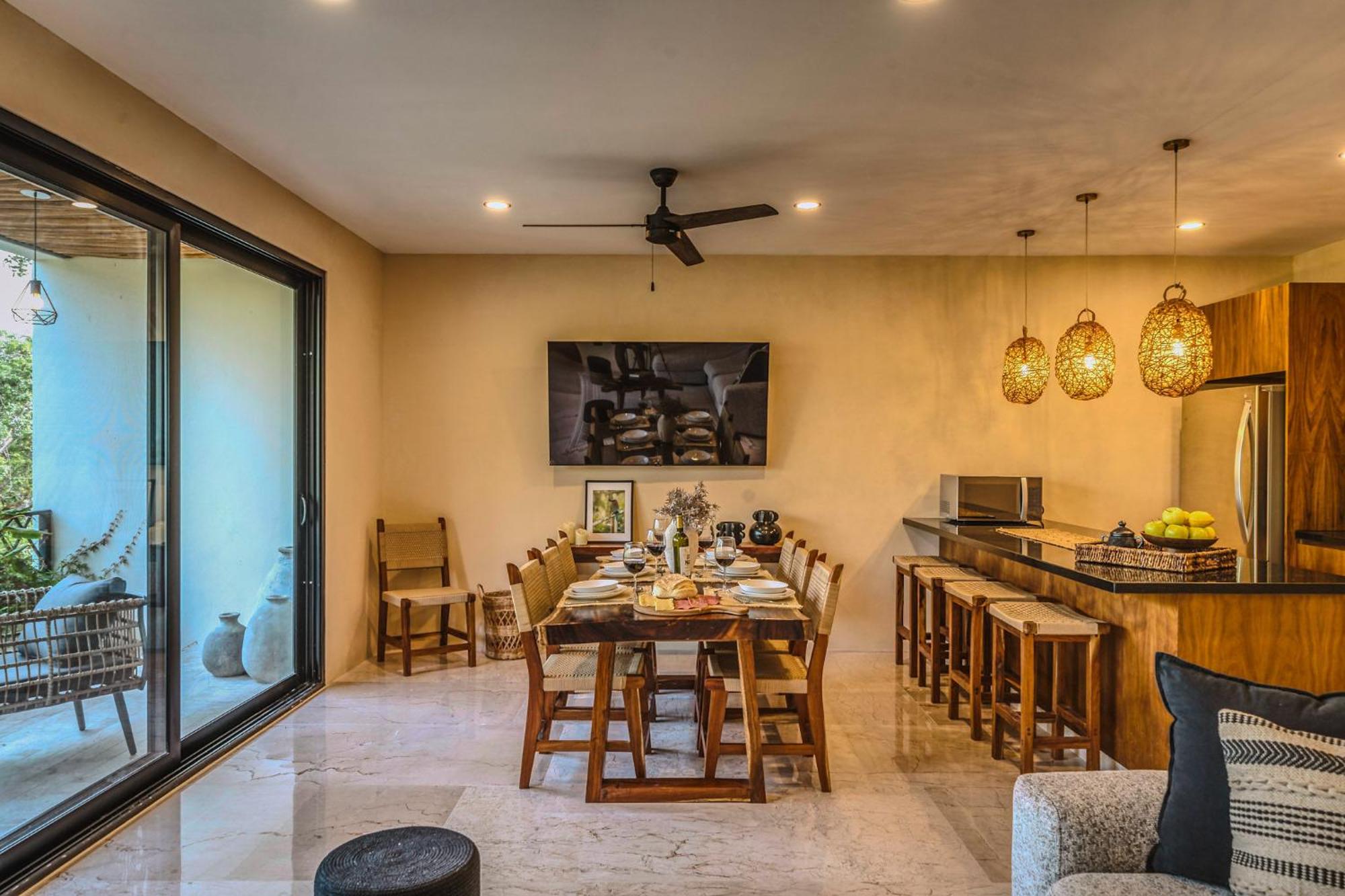 Fast Wi-Fi Deluxe 3BR PH with Private Pool and Rooftop, foto 15