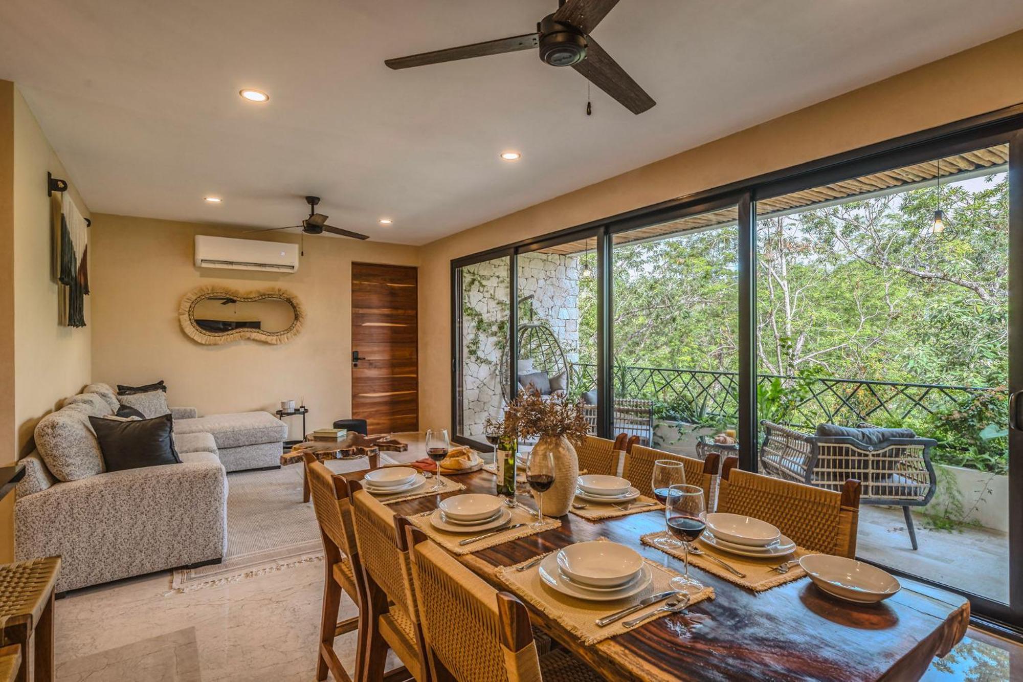Fast Wi-Fi Deluxe 3BR PH with Private Pool and Rooftop, foto 16