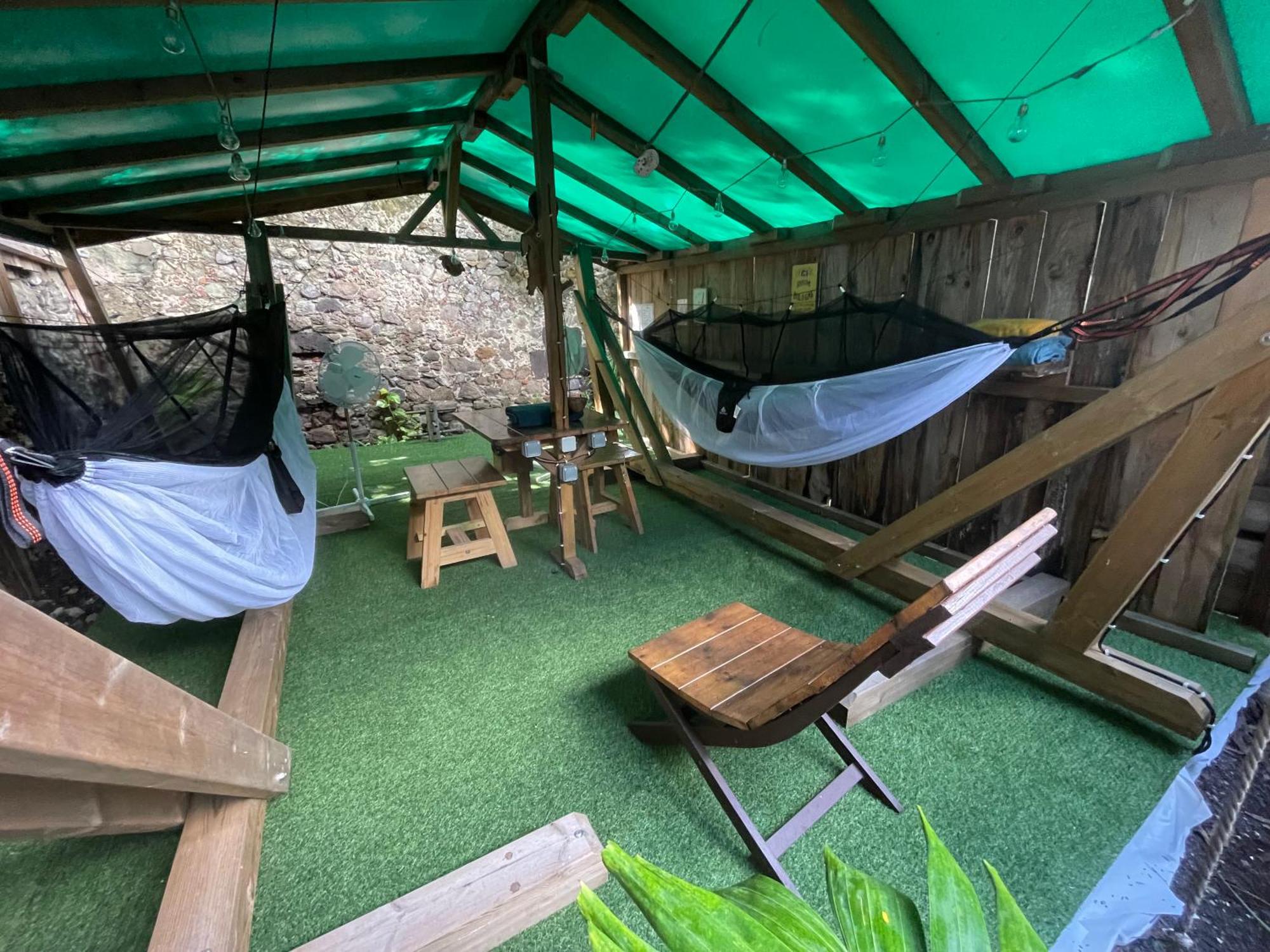 Les hamacs aux Saintes