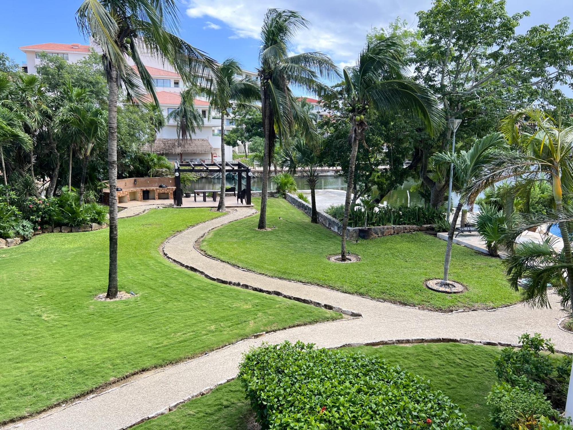 High-End Waterfront Condo at Secrets Waters, foto 16