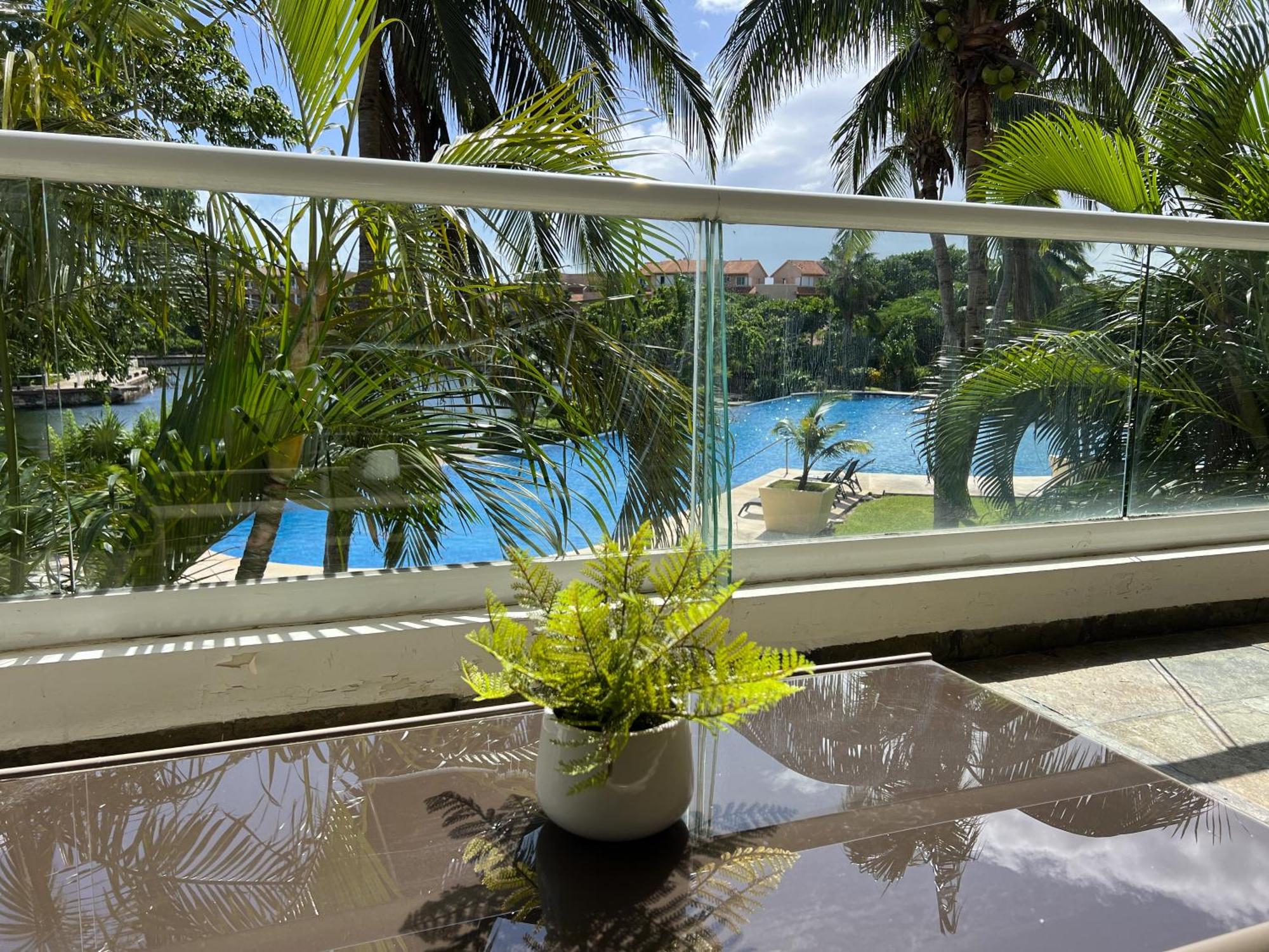 High-End Waterfront Condo at Secrets Waters, foto 12