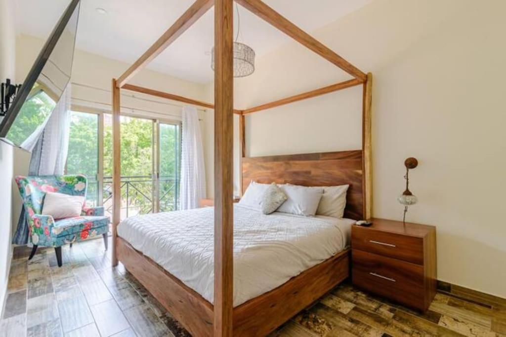 Unwind at Villa Magdalena, private villa with 3 bedrooms, rooftop pool and fast Wi-Fi for digital nomads, foto 12
