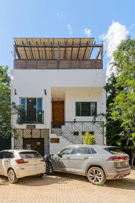 Unwind at Villa Magdalena, private villa with 3 bedrooms, rooftop pool and fast Wi-Fi for digital nomads, foto 11