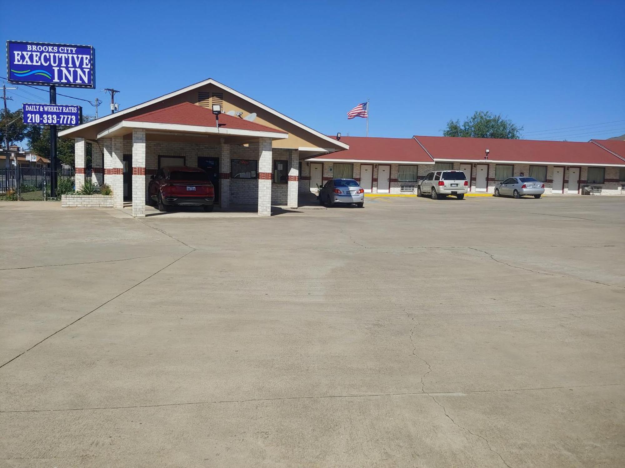 Brooks City Executive Inn