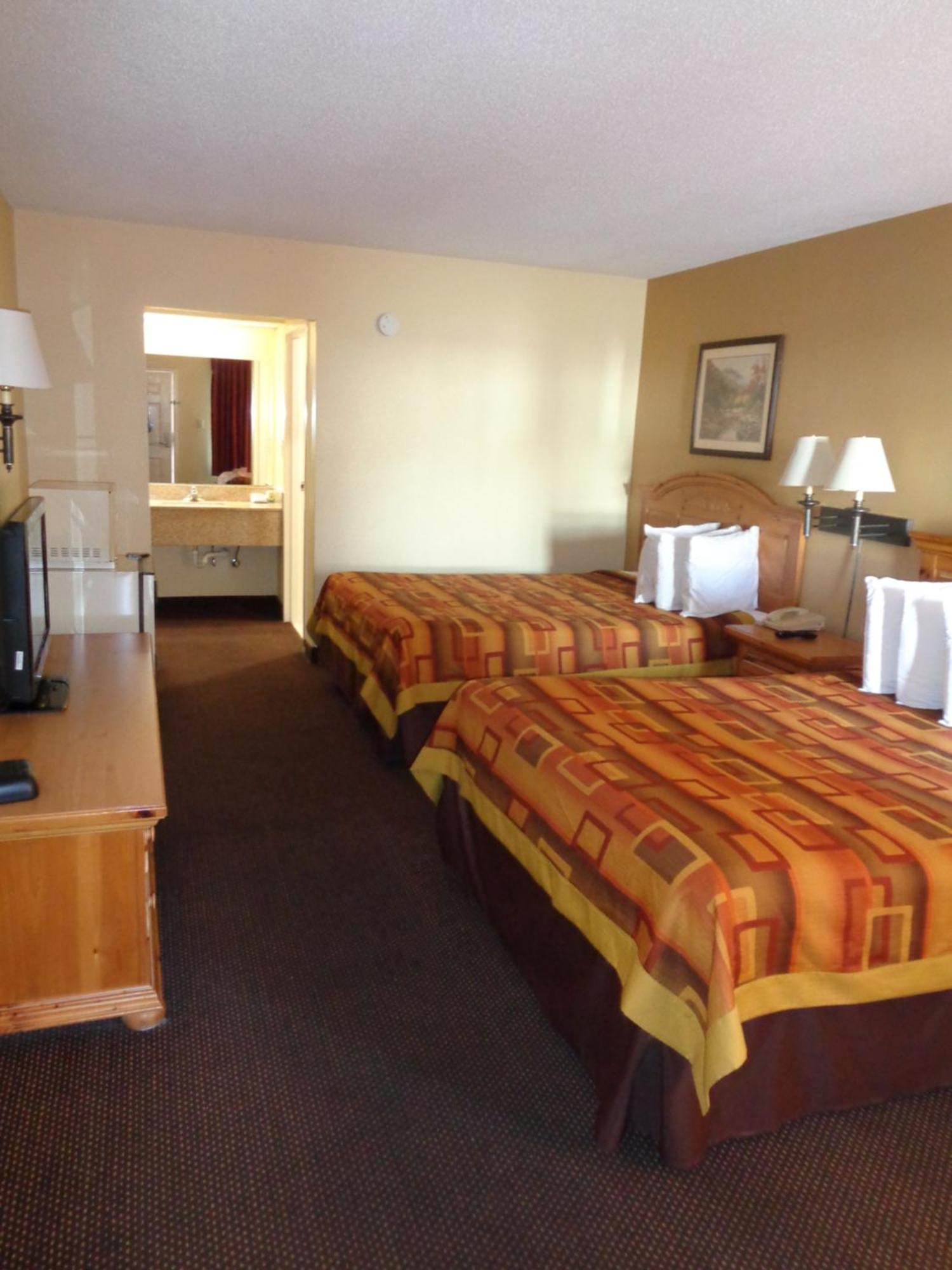 Clarksville Inn — photo 2