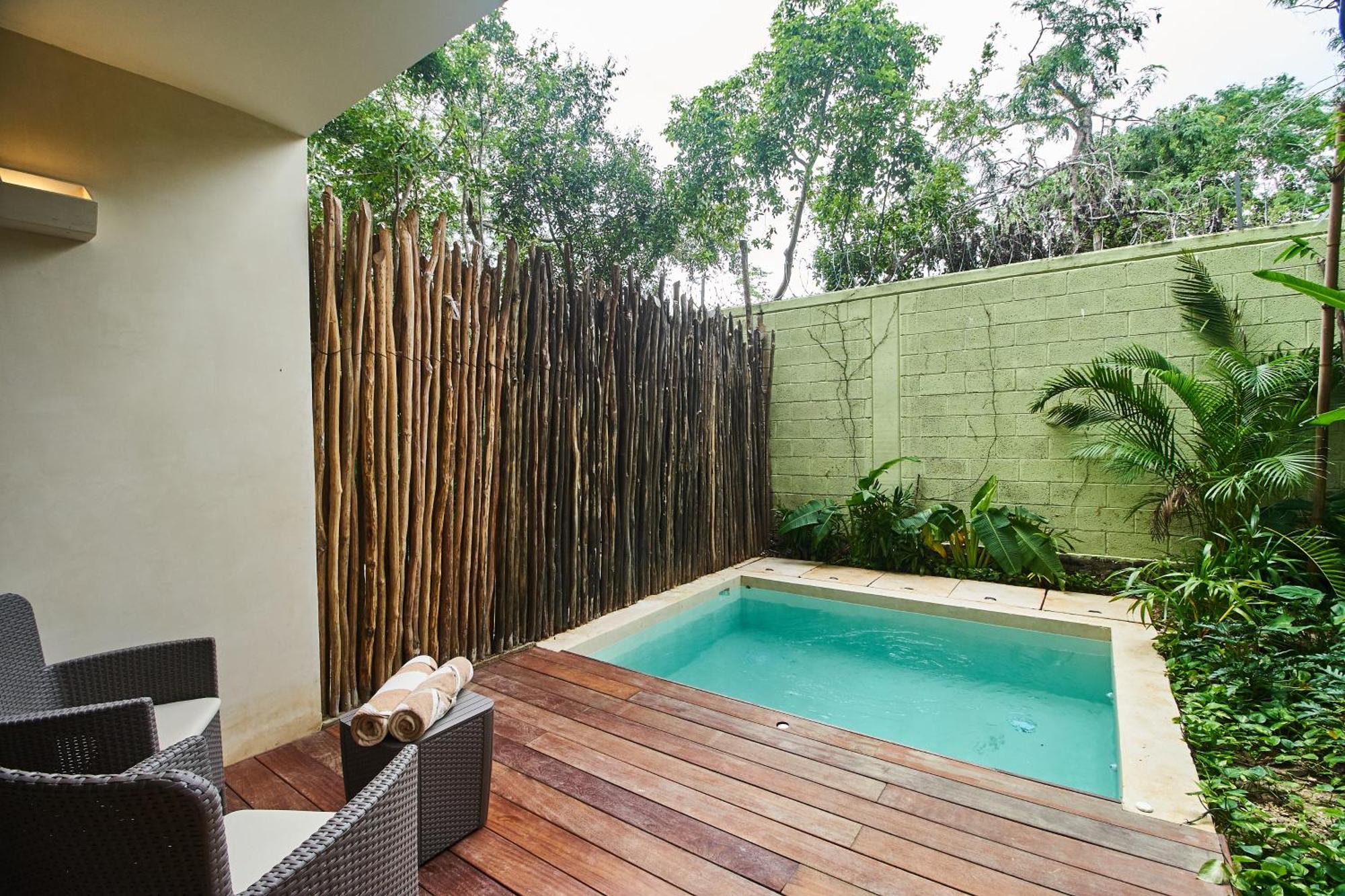 Spacious Aldea Zama Ground Floor Condo with Private Pool, foto 9