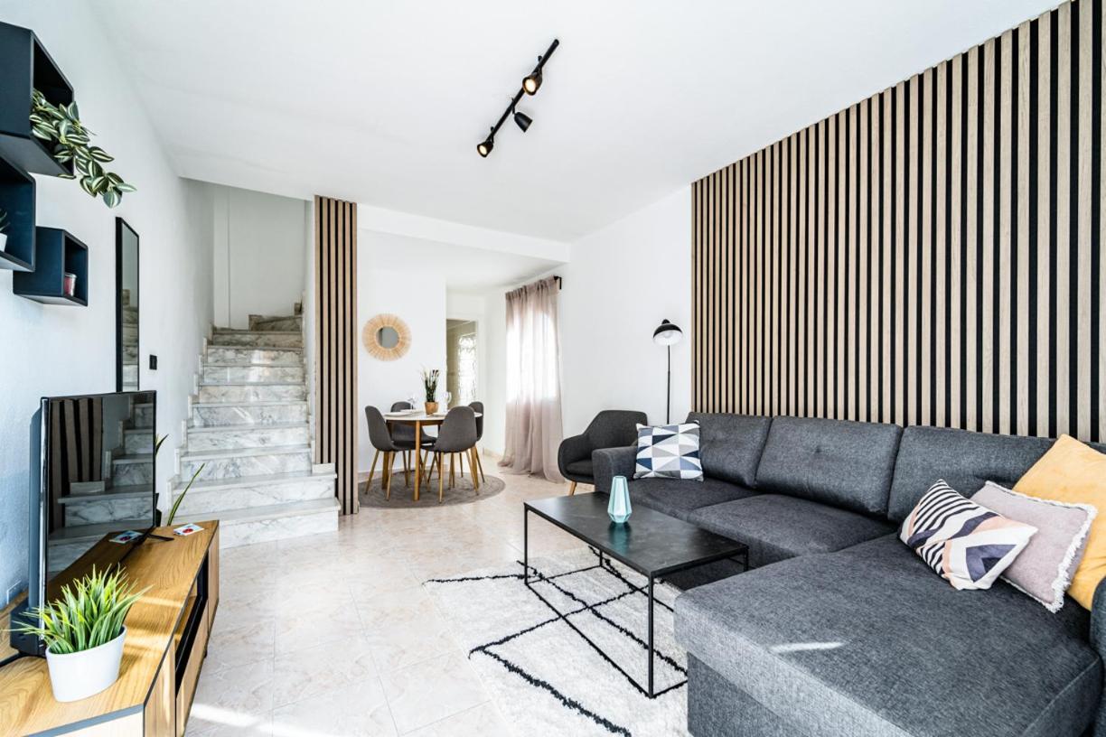 Renovated Townhouse - Rooftop, Garden & Stunning Views