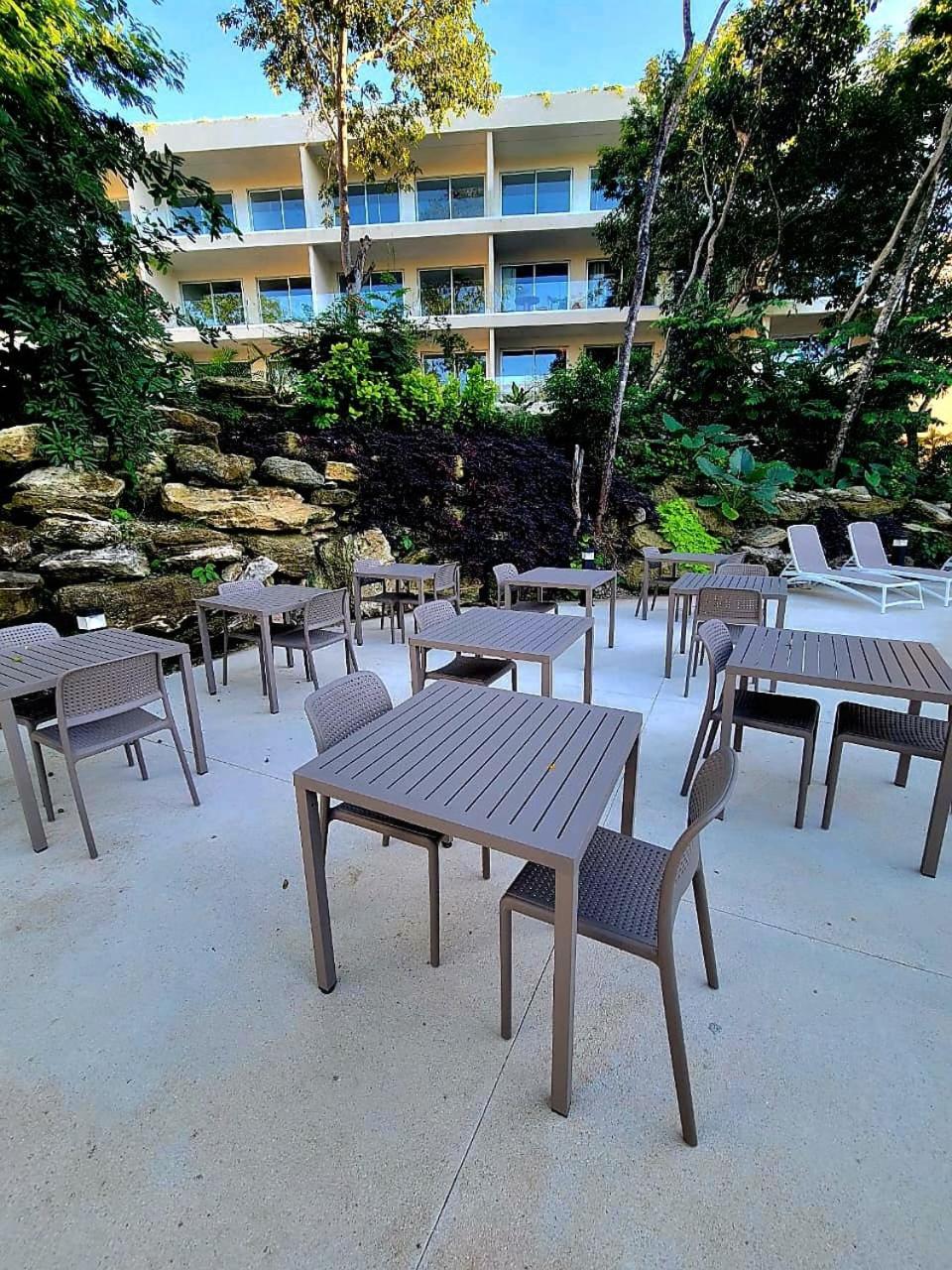 Modern Playacar Condo with Poolside Views & Nature, foto 9