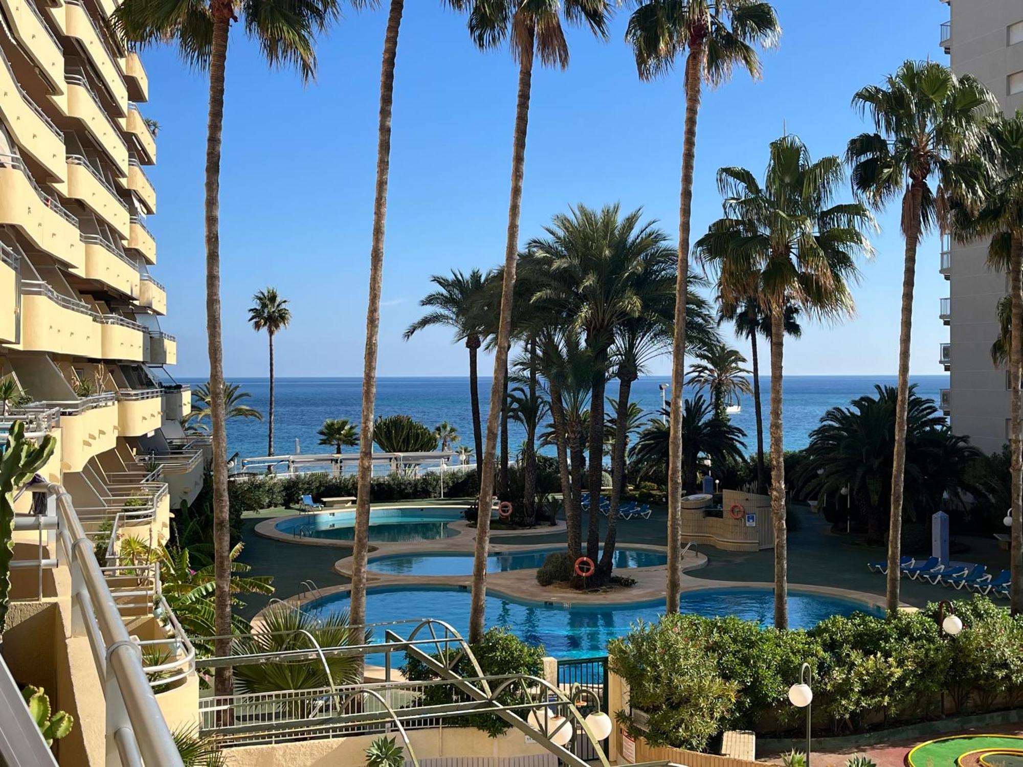 Amazing modern seafront apartment - Top location in Calpe!