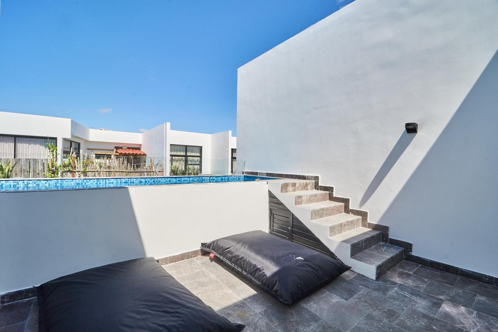 Luxury 2 Story Penthouse with Private Pool, Gym & Rooftop, imagen 4