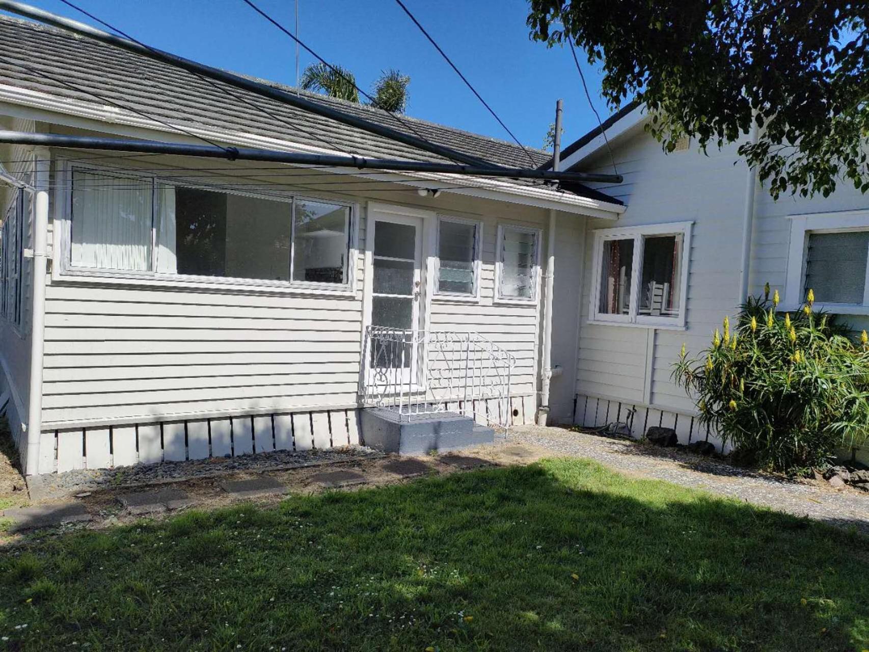 Small 2-bedroom flat at Rangiatea Road, Epsom, Auckland