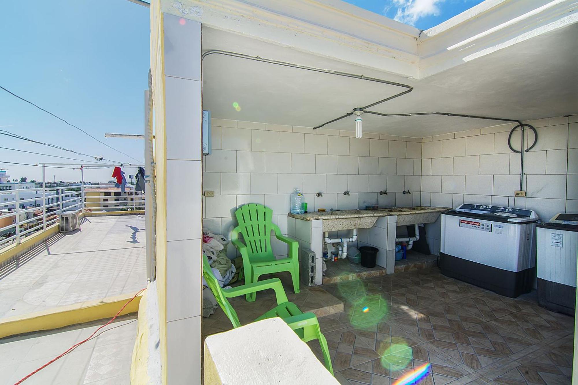 1-Bedroom Apartment with 3 Single Beds Near SDQ Airport Fast Wi-Fi Pa, imagen 5