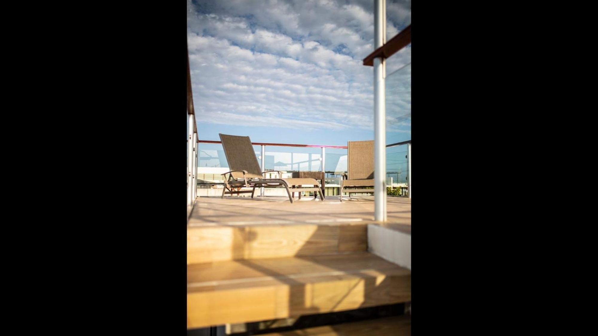 Penthouse Beach Holiday Private Jacuzzi Bbq Family Friendly Maid Service, foto 16