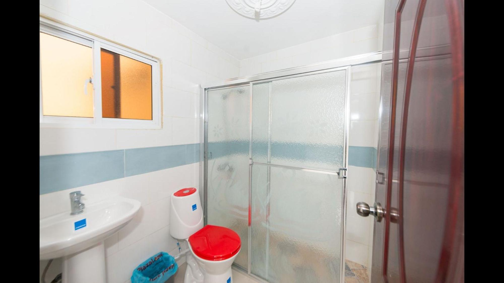 Spacious 2-Bedroom Apartment with 2 Bathrooms Near SDQ Airport Fast Wi-Fi, imagen 3