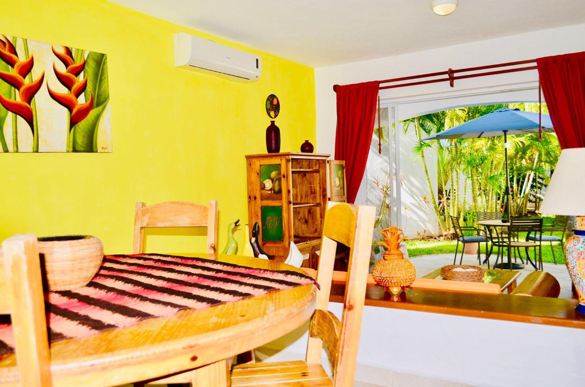 Playacar - Superior Budget Room With Swimming Pool Air Conditioning and Parking, foto 11