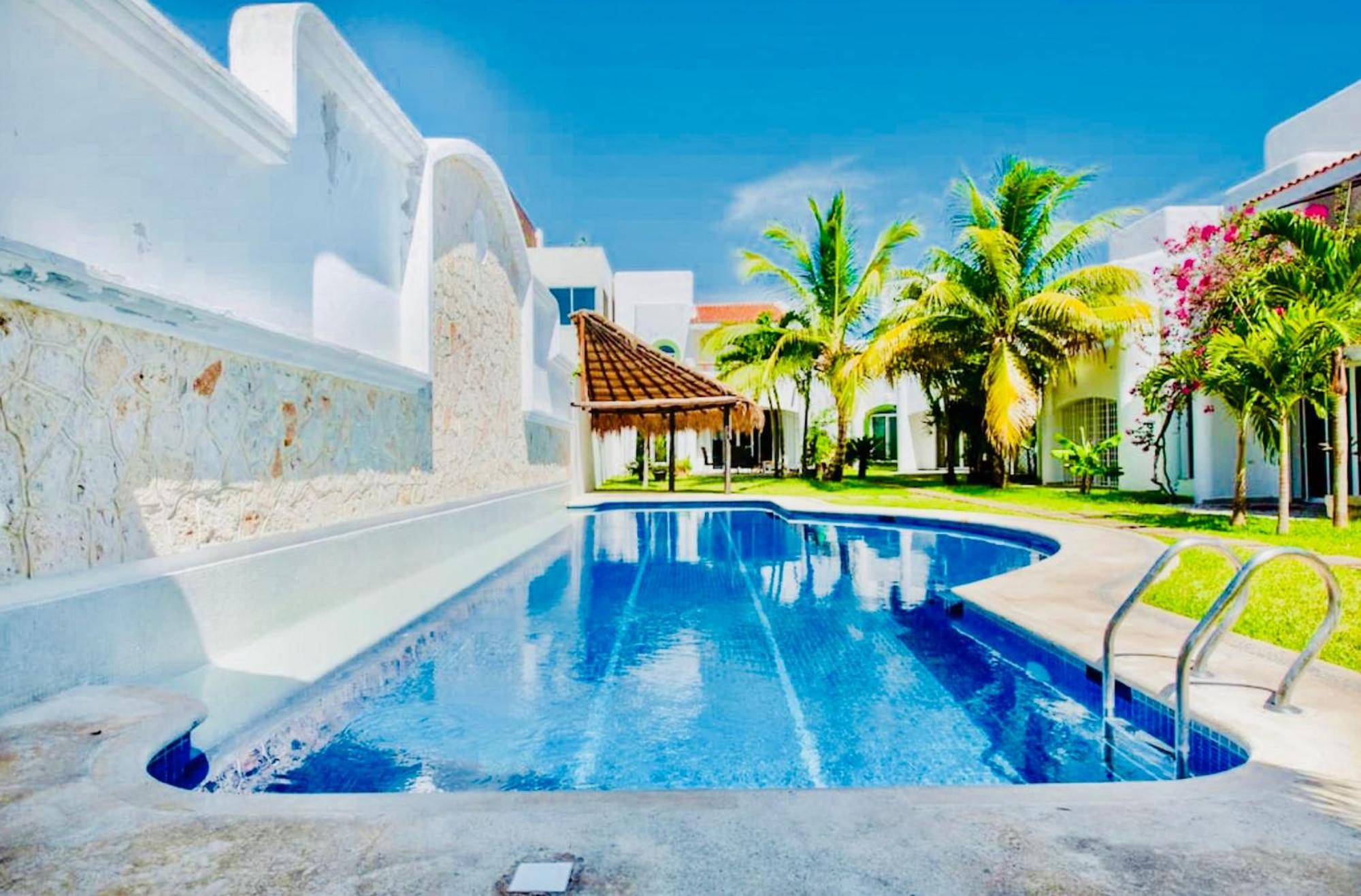 Playacar - Superior Budget Room With Swimming Pool Air Conditioning and Parking, foto 13