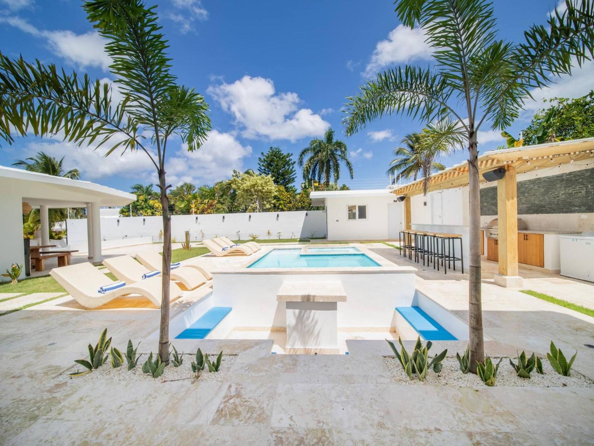 Green Palace - 7br Luxury Villa in Sosua 3mins from strip plus 24hr security, foto 13