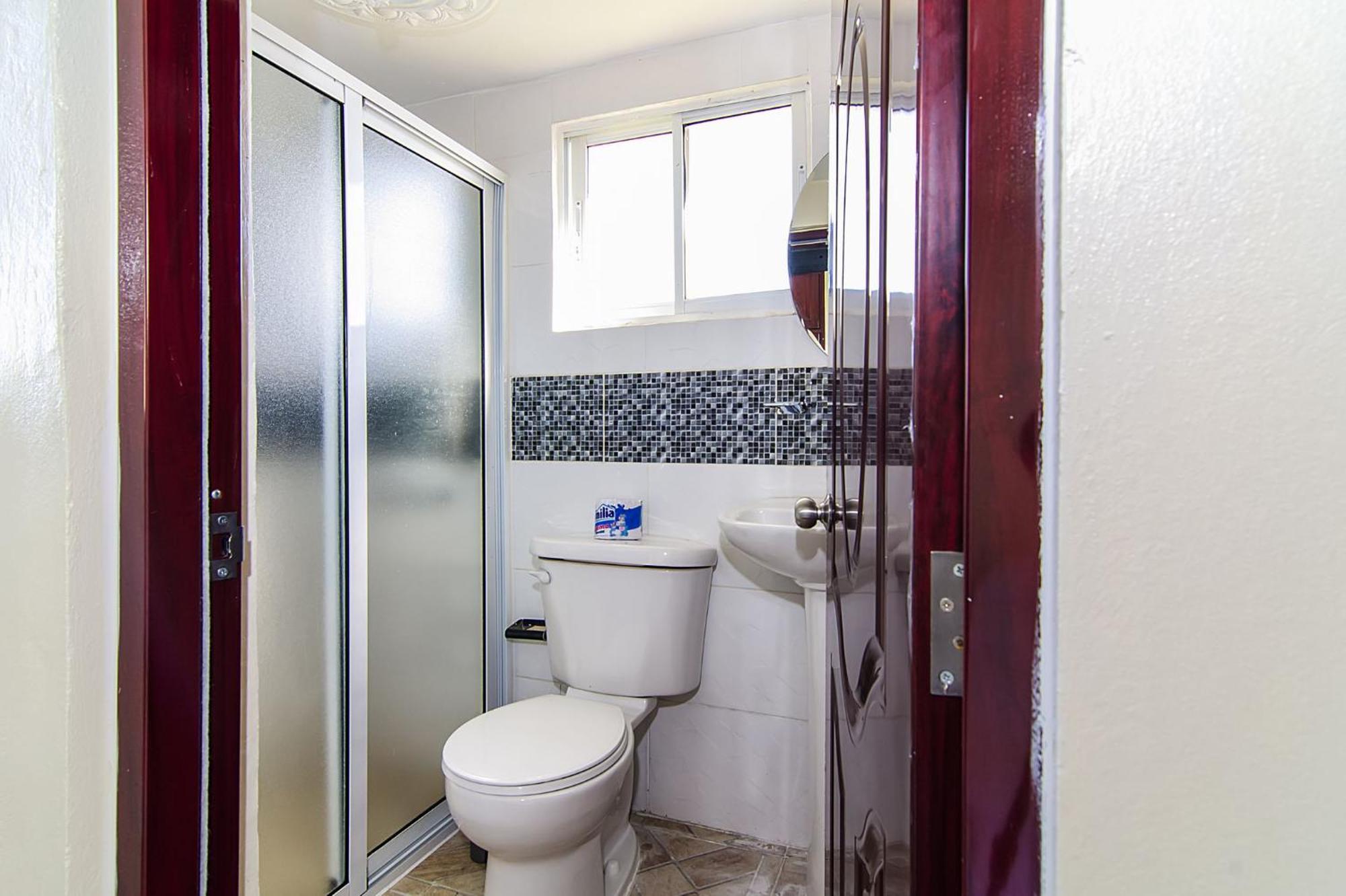 Cozy Studio with Private Kitchen 300 Mbps Wi-Fi Near SDQ Airport, imagen 2