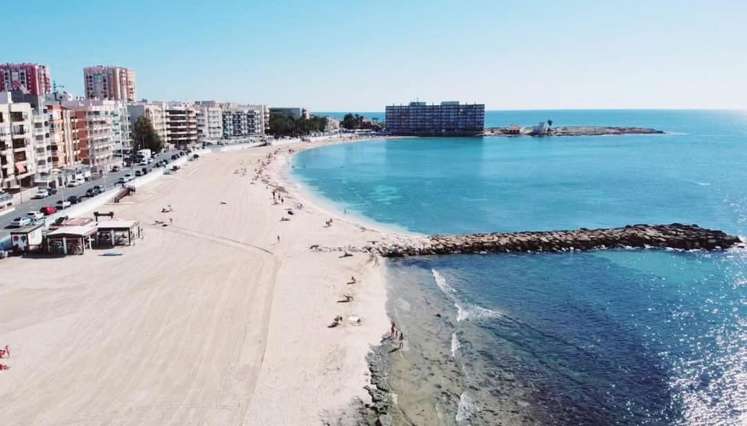Julia playa los locos apartamento