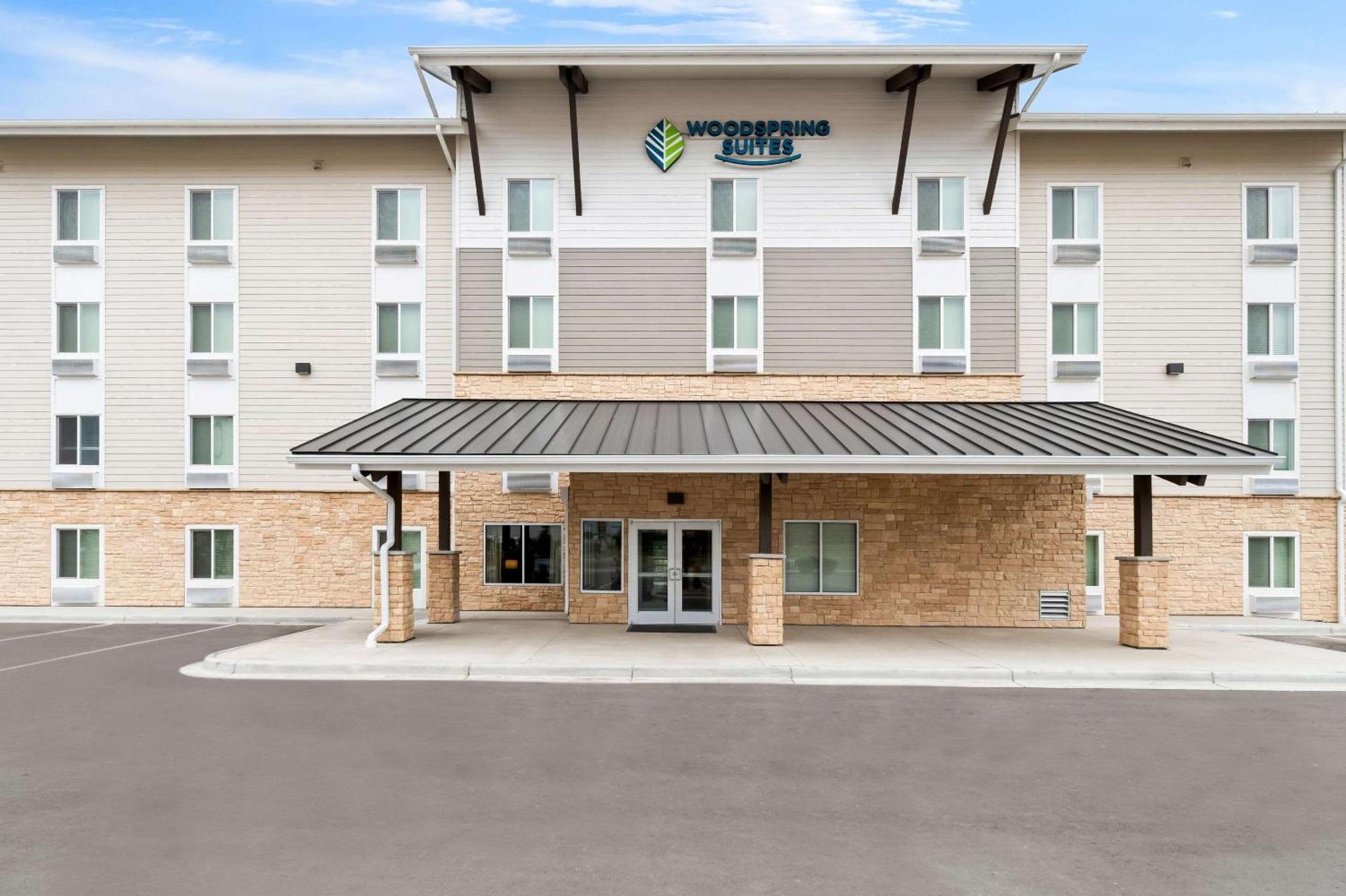 WoodSpring Suites Denver Commerce City