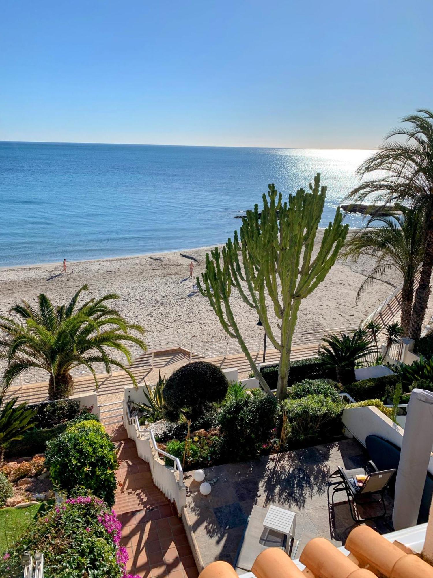 Terraced house by the beach