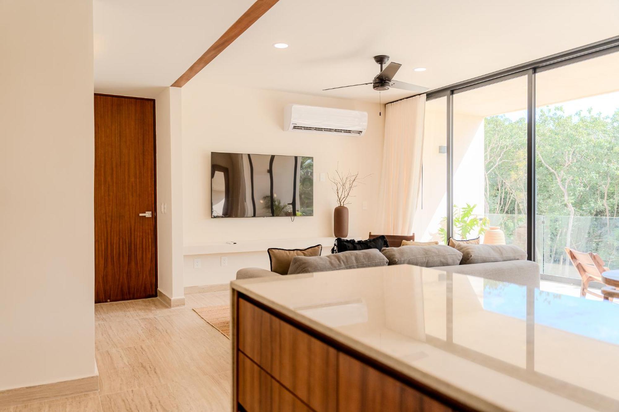 Tropical 2 Bedroom | Private Balcony & Rooftop | Casago, foto 9