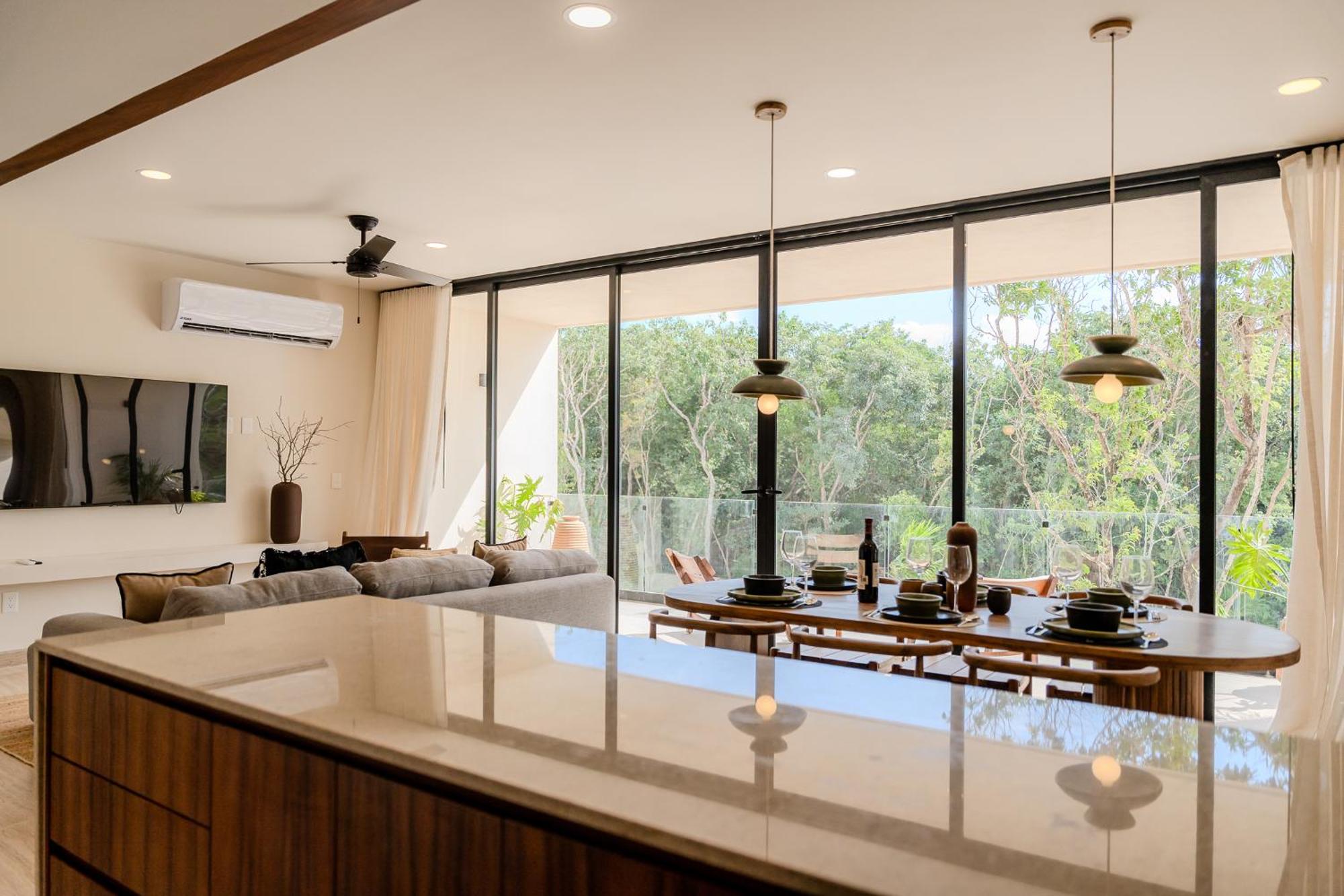 Tropical 2 Bedroom | Private Balcony & Rooftop | Casago, foto 11