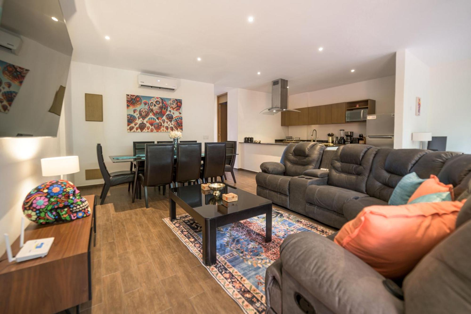 Spacious Condo 200m from Beach & 5th Ave, foto 15