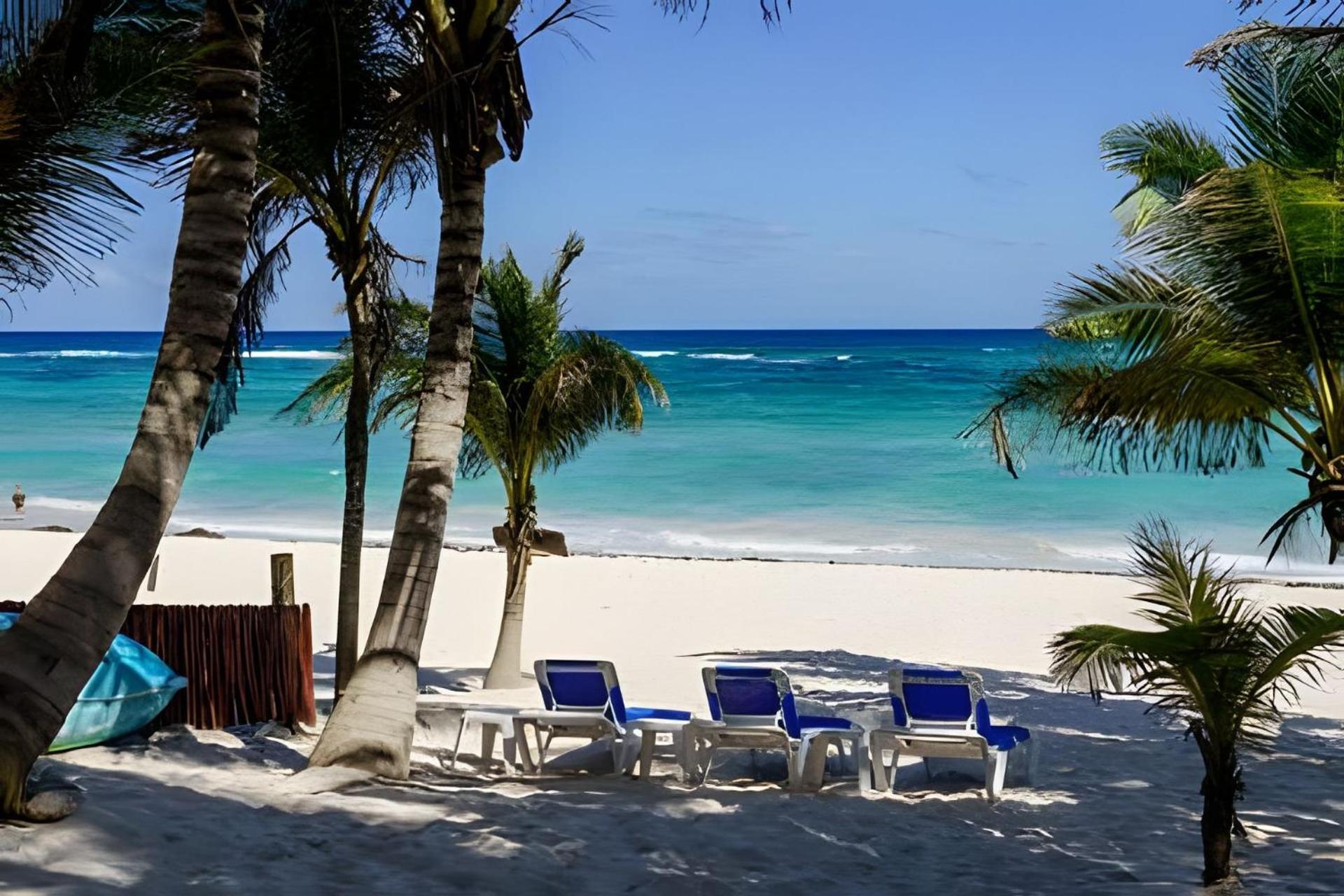 UNAHKIN AKUMAL, TULUM Beachfront Condo Relaxing