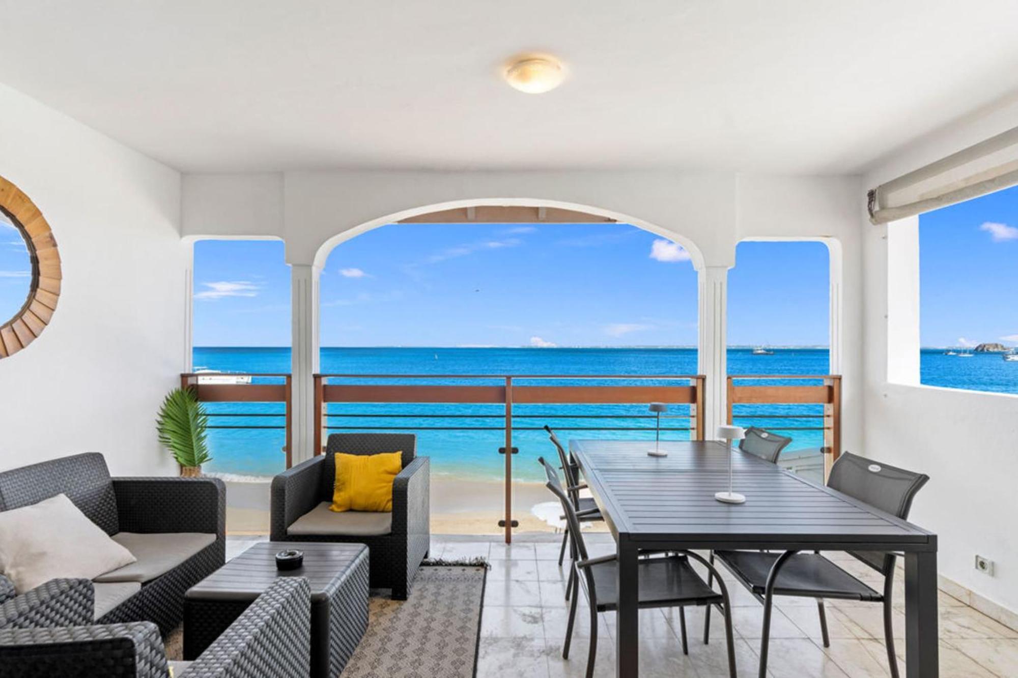 Beachfront Apartment Flamant Grand Case