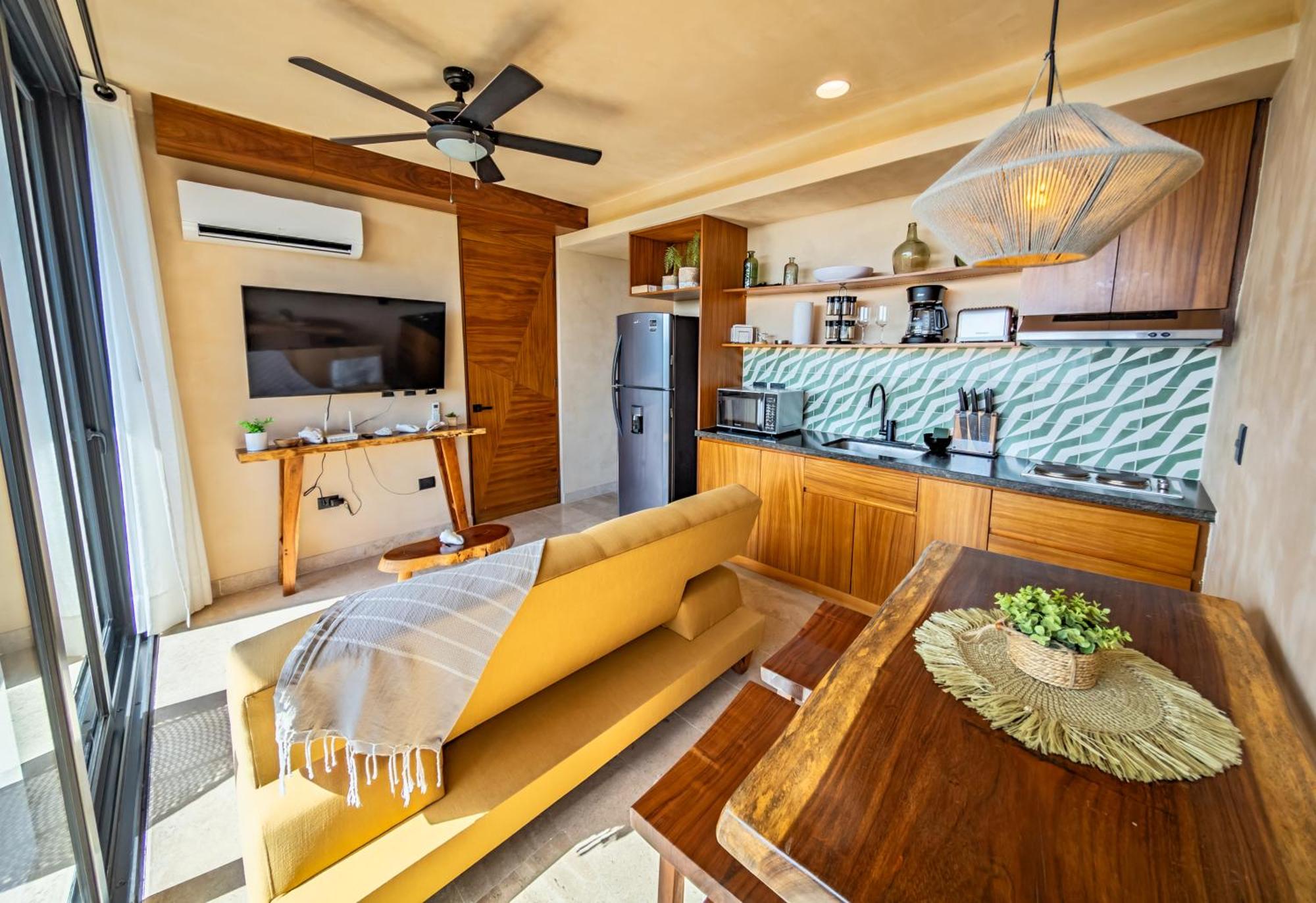 Luxury Romantic Getaway - 1 Bedroom - Steps from the Beach - Bahia Tankah Tulum, foto 7