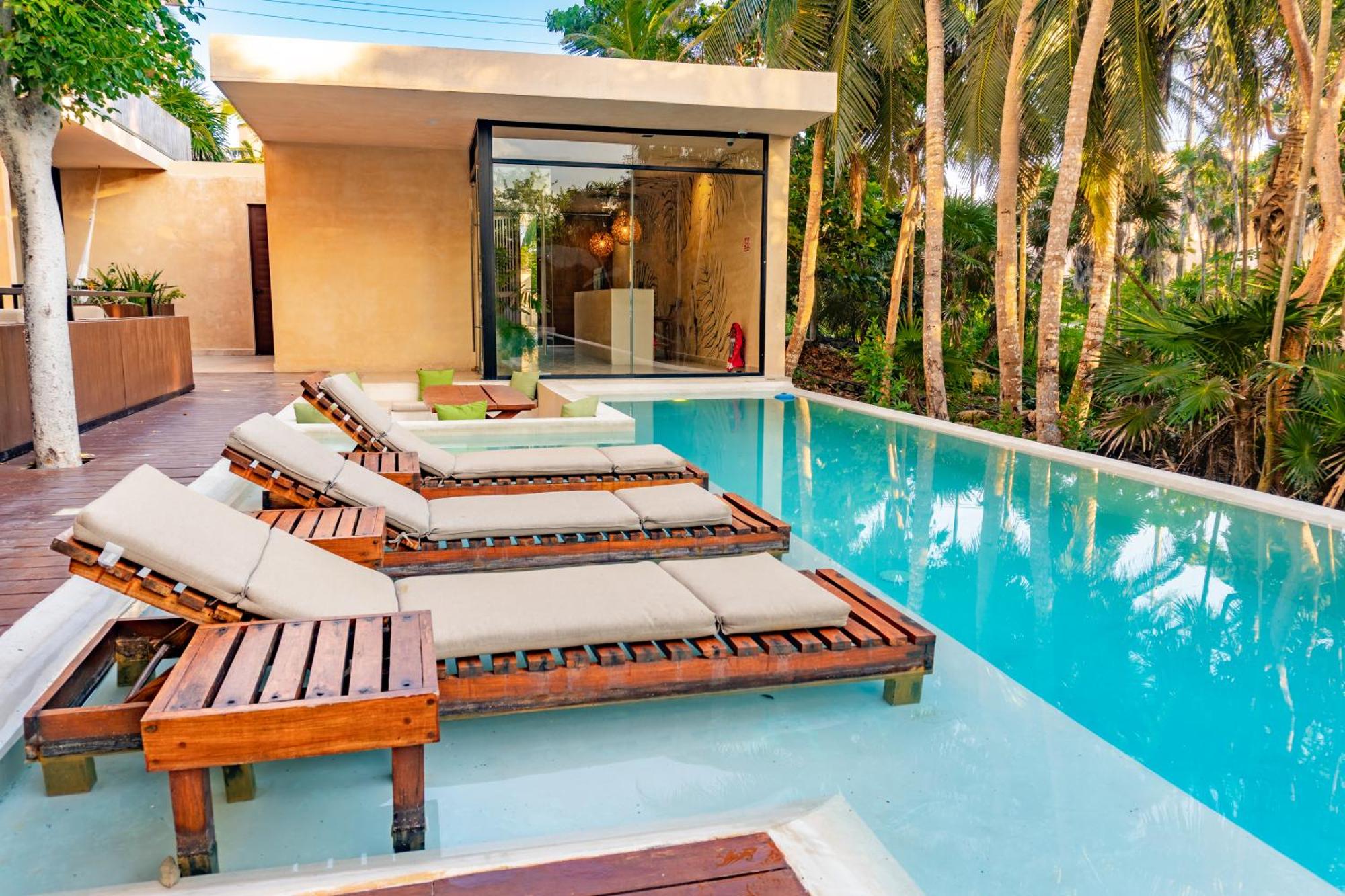 Luxury Romantic Getaway - 1 Bedroom - Steps from the Beach - Bahia Tankah Tulum, imagen 3