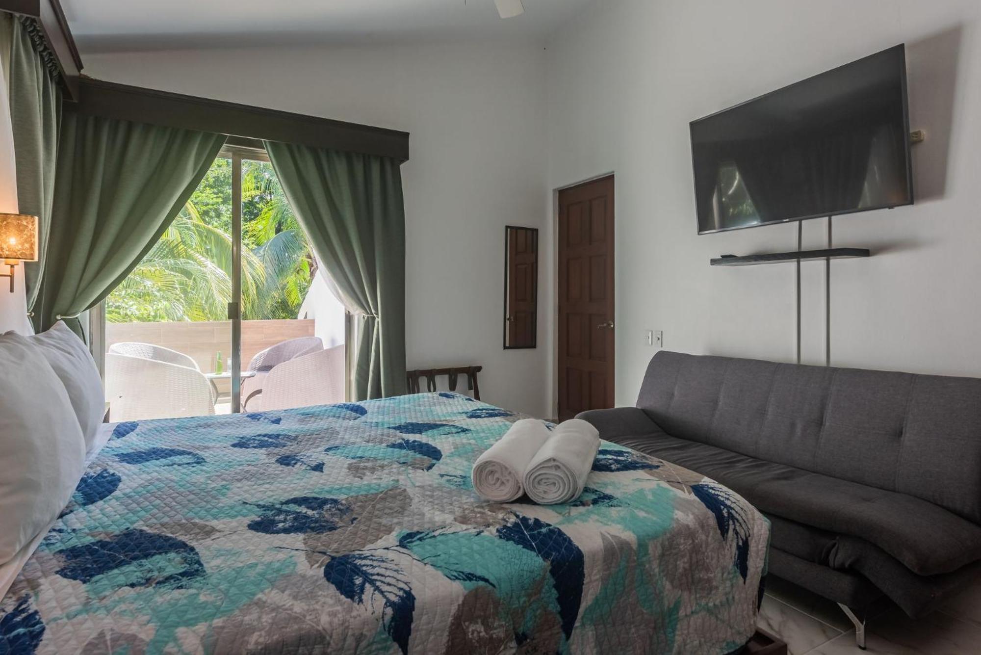 Luxurious 6-Bedroom Villa with Private Pool in Playa del Carmen, foto 13