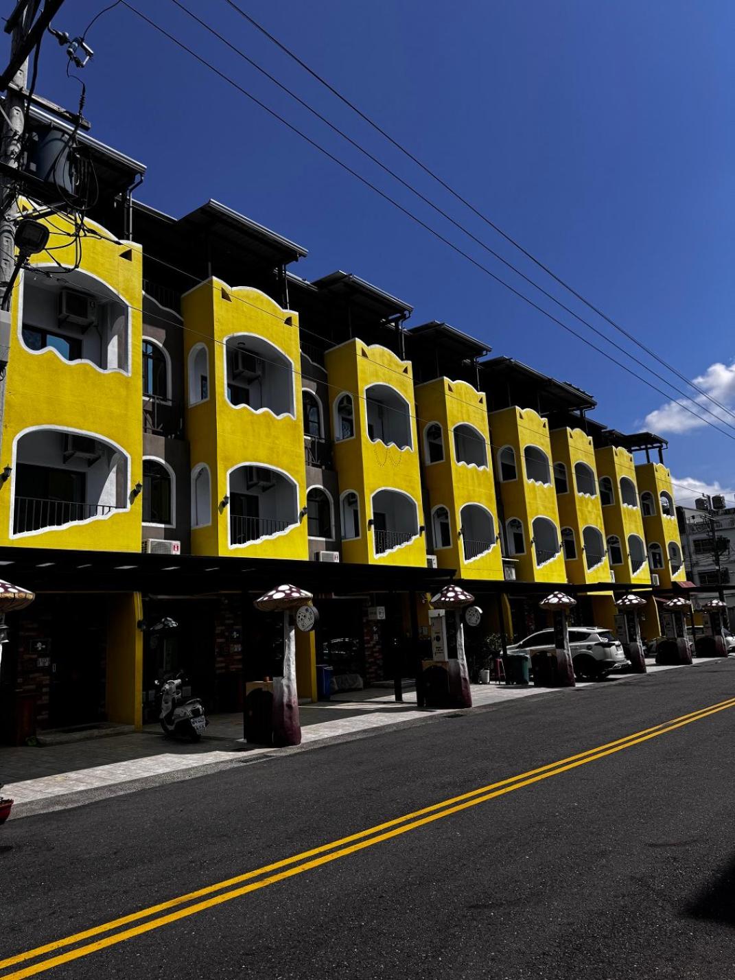 Zhiben Sunflower Bed and Breakfast