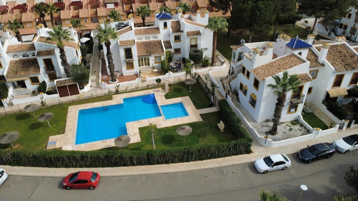 Amazing 6 bed Townhouse Villa Valencia