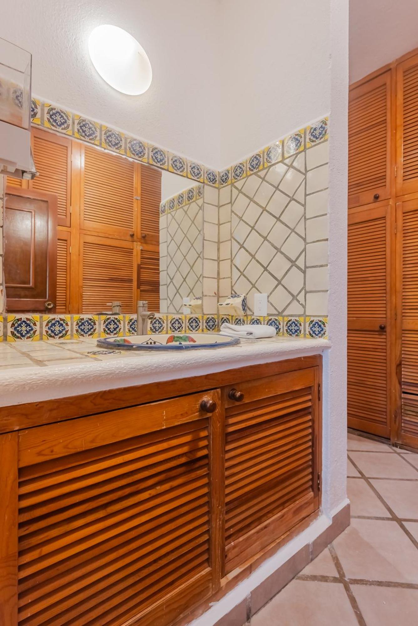 Espacioso Apartamento Gardenias , Playacar 2Bdr, foto 14