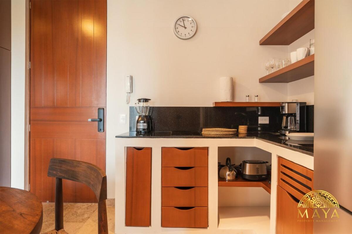NHOA 312A Lux 2BR Condo Top Jungle View Aldea Zama, foto 7