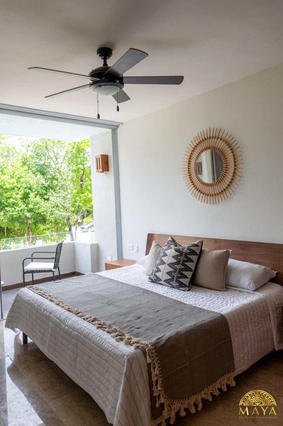 NHOA 203B Lux 1BR Condo Pool View in Aldea Zama, imagen 4