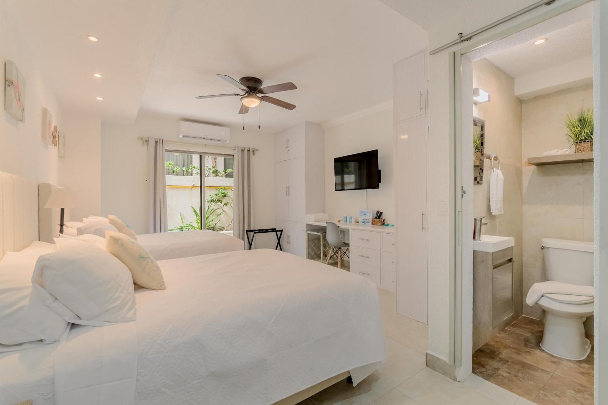 Cancun Hotel Zone -2 BR Beachfront, Bright and Spacious, foto 7
