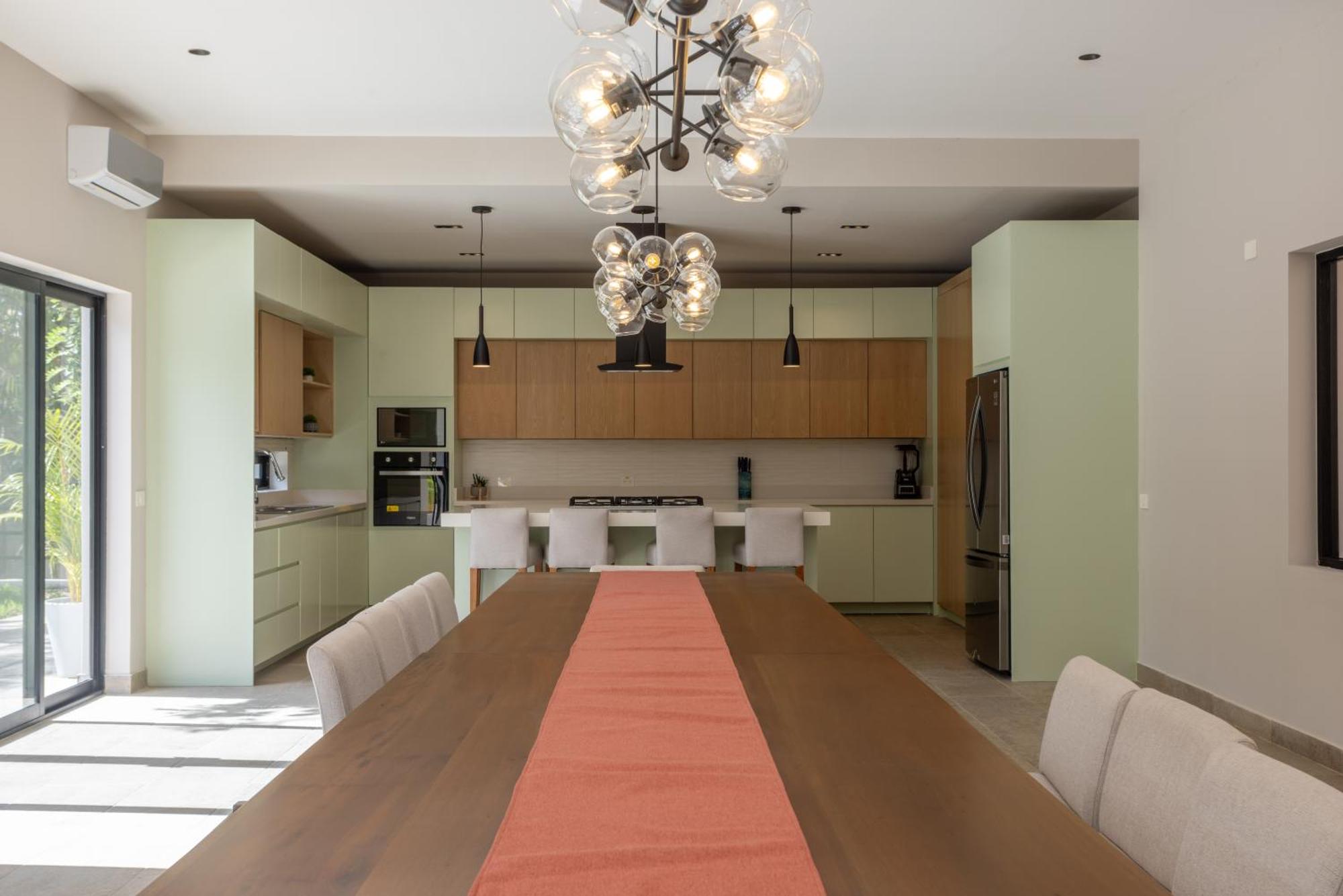 Villa Kiin Ha - Luxurious 5-BR Villa with Swim-Up Pool, imagen 4