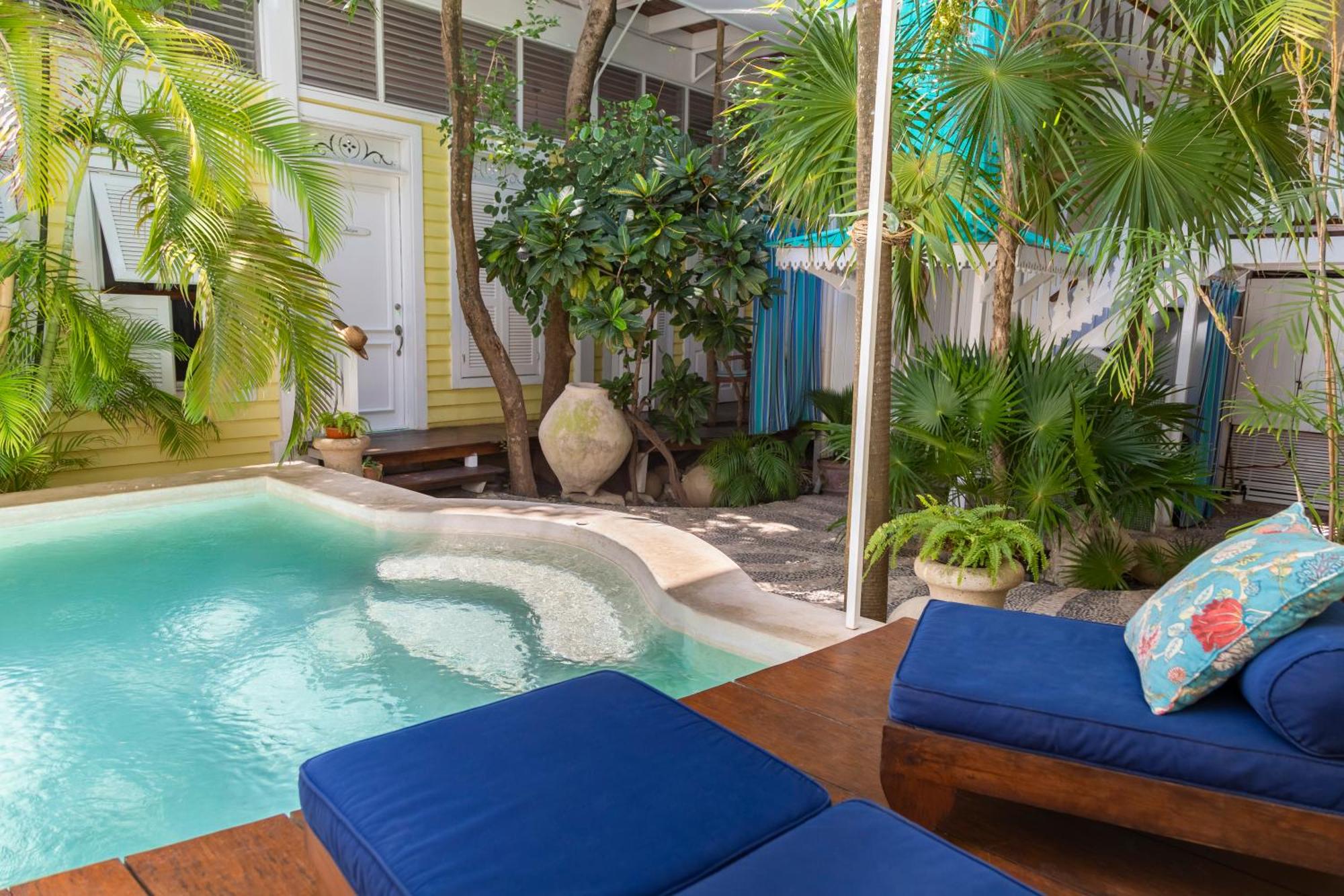 Elegant Bright 1BR Caribbean Suite - Steps from Ocean, imagen 3
