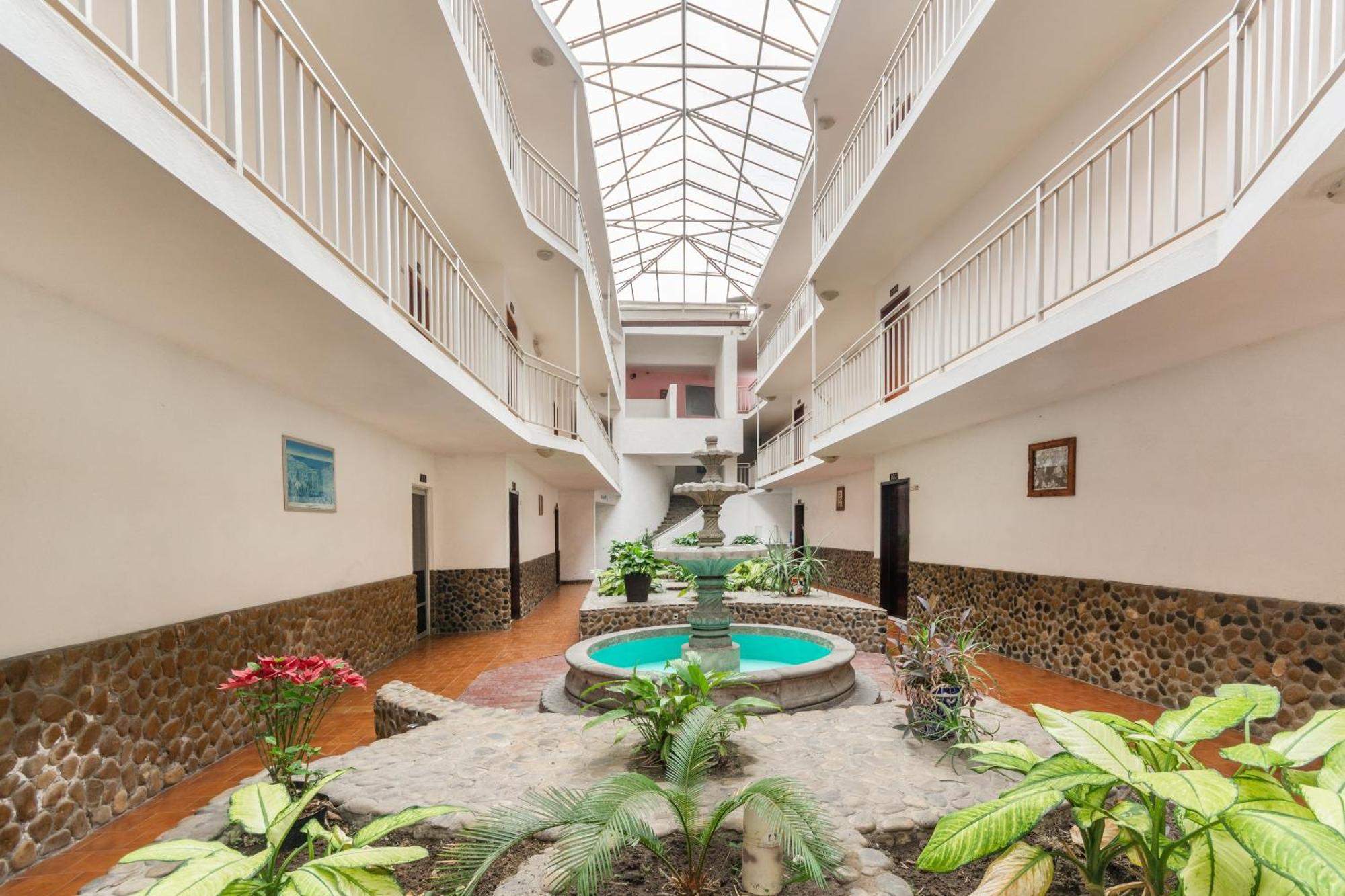 OYO Hotel Casa Blanca — foto 2
