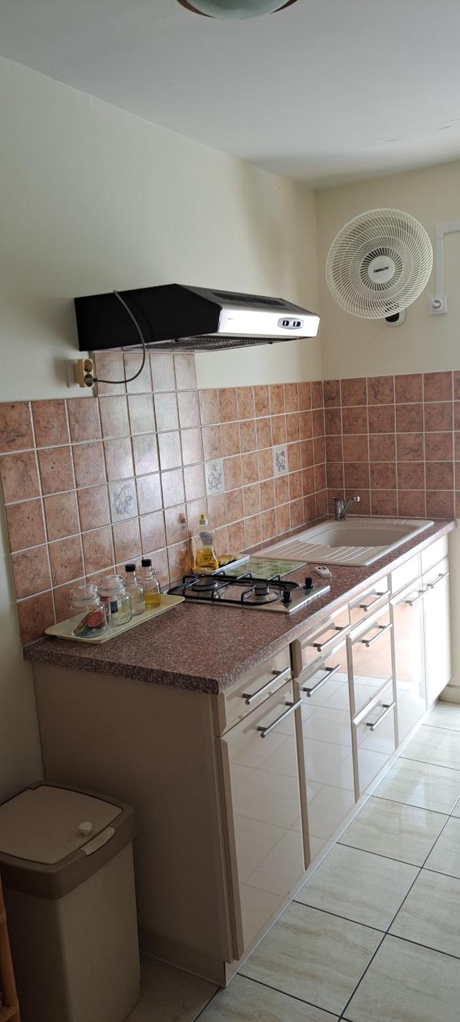Logement spacieux deux pièces à Baie Mahault, foto 14