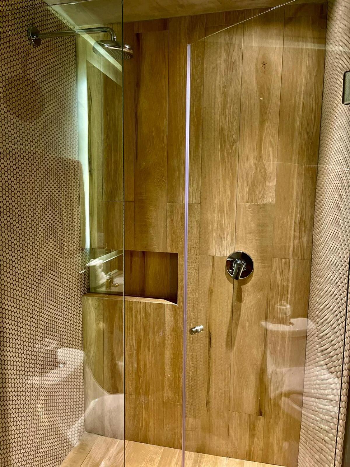 Exclusive tuk Ph Studio Luxury Comfort and Nature, imagen 5