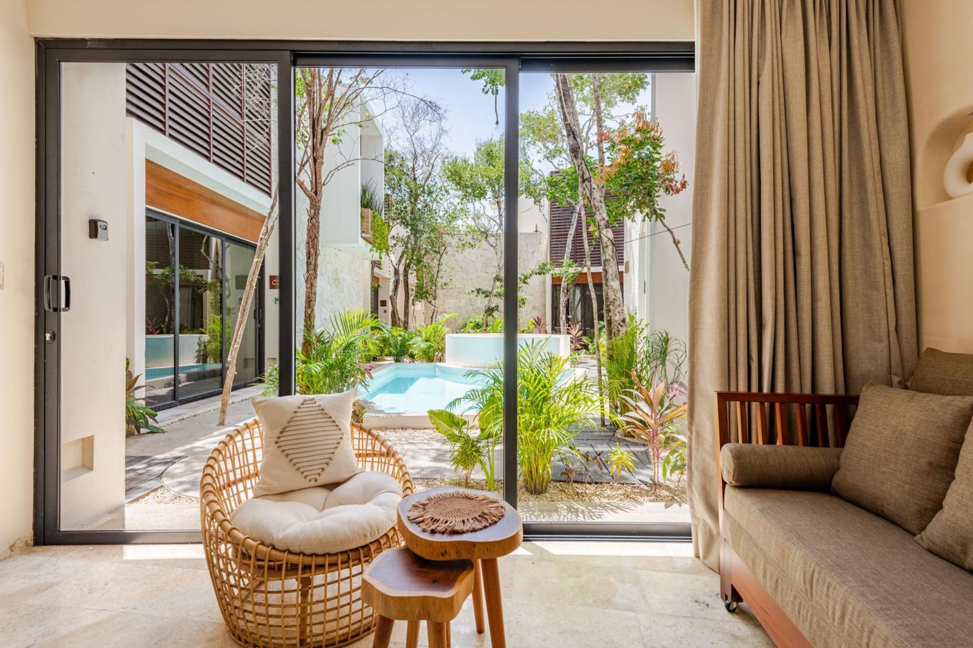 Ocean Breeze Villa - A few steps from the beach!, imagen 3