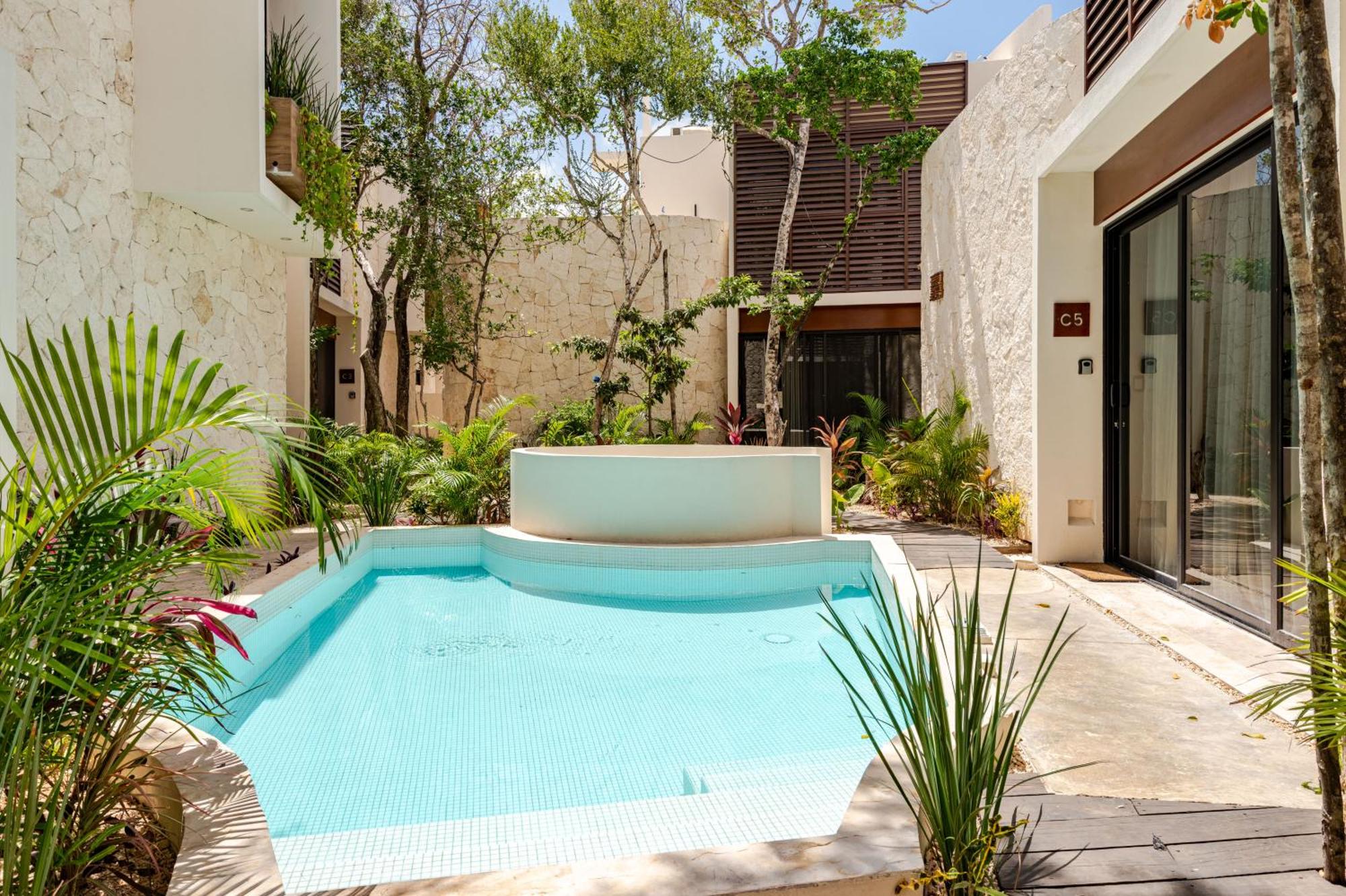 Ocean Breeze Villa - A few steps from the beach!, foto 14